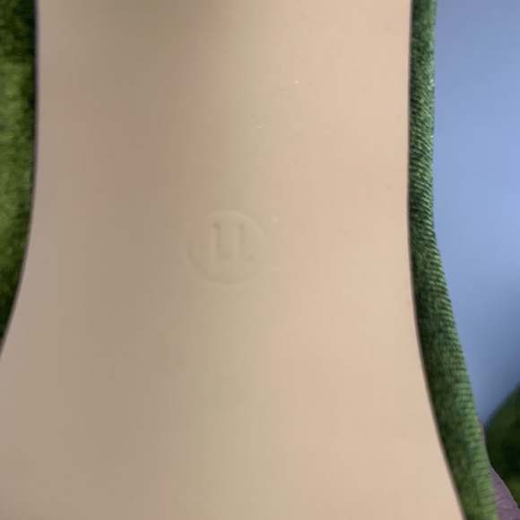 High Heels - Picture 3 of 3